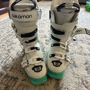 Salomon White Ski Boots